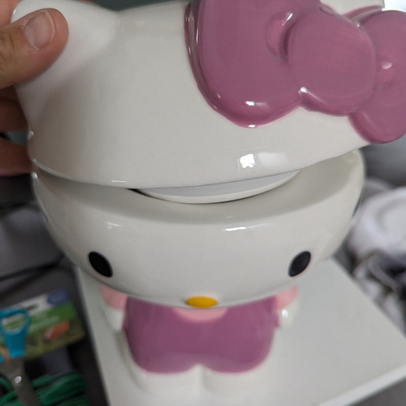 BNWT Viral Hello Kitty Ceramic Cookie Jar - Picture 5 of 7